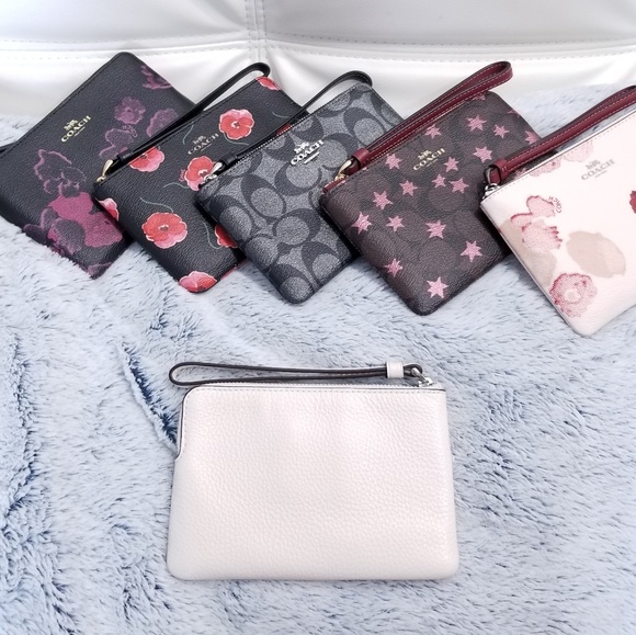 🔥LAST 1🔥NWT COACH FLORAL WRISTLET - Picture 8 of 8